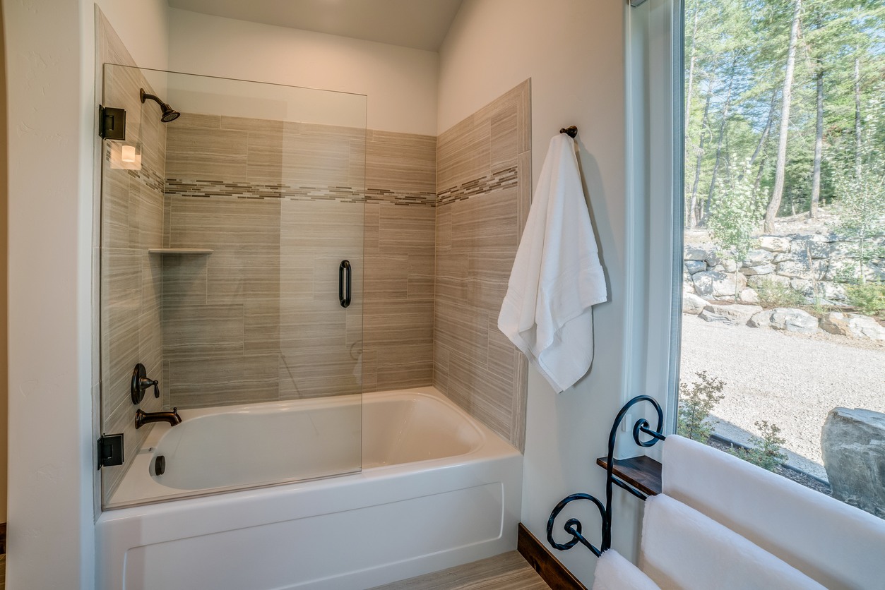 Shower & Tub Installation in Portales